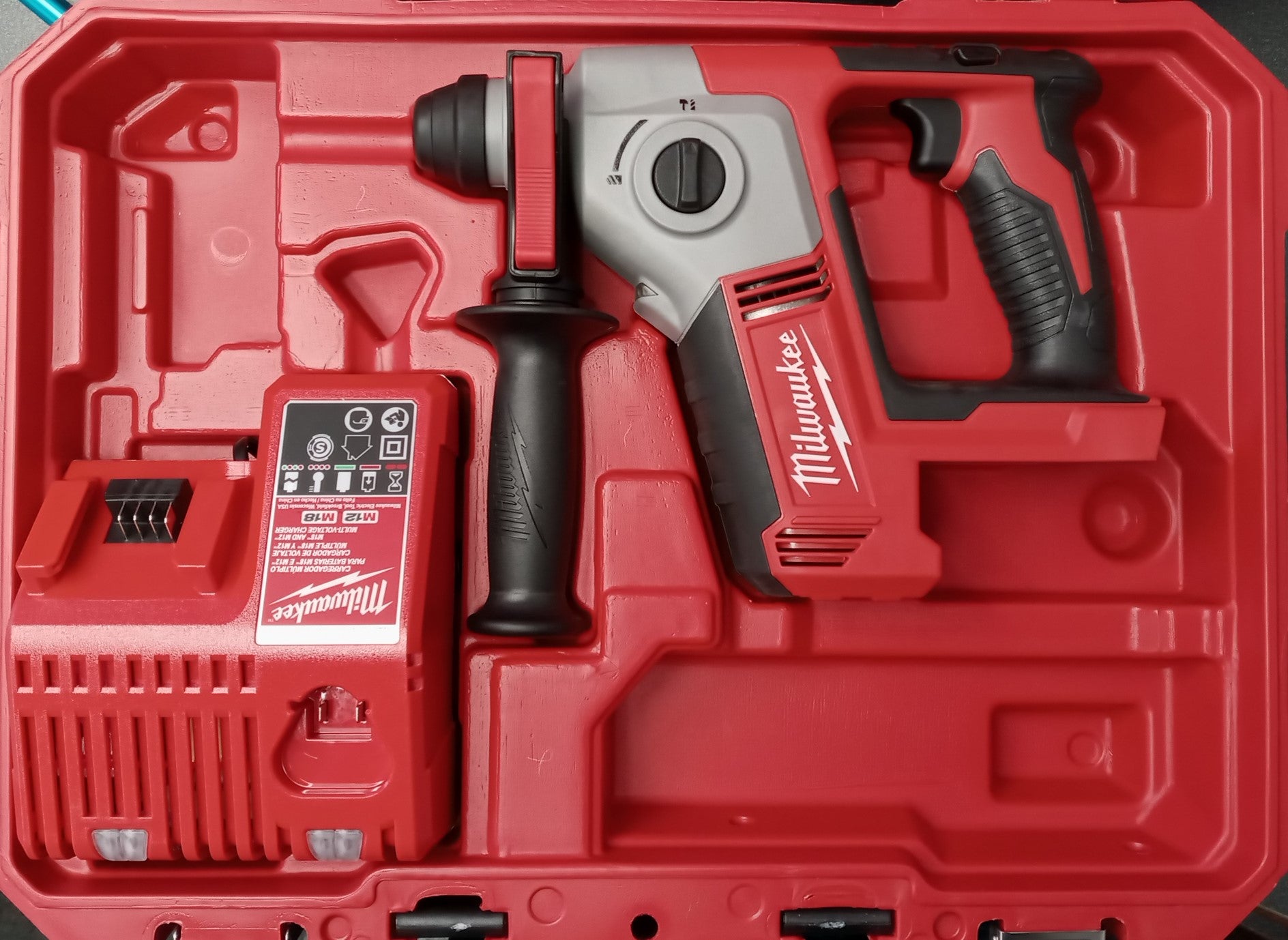 Milwaukee M18 Cordless 5/8" SDS Plus Rotary Hammer 220-240v (tool only) 2612-259