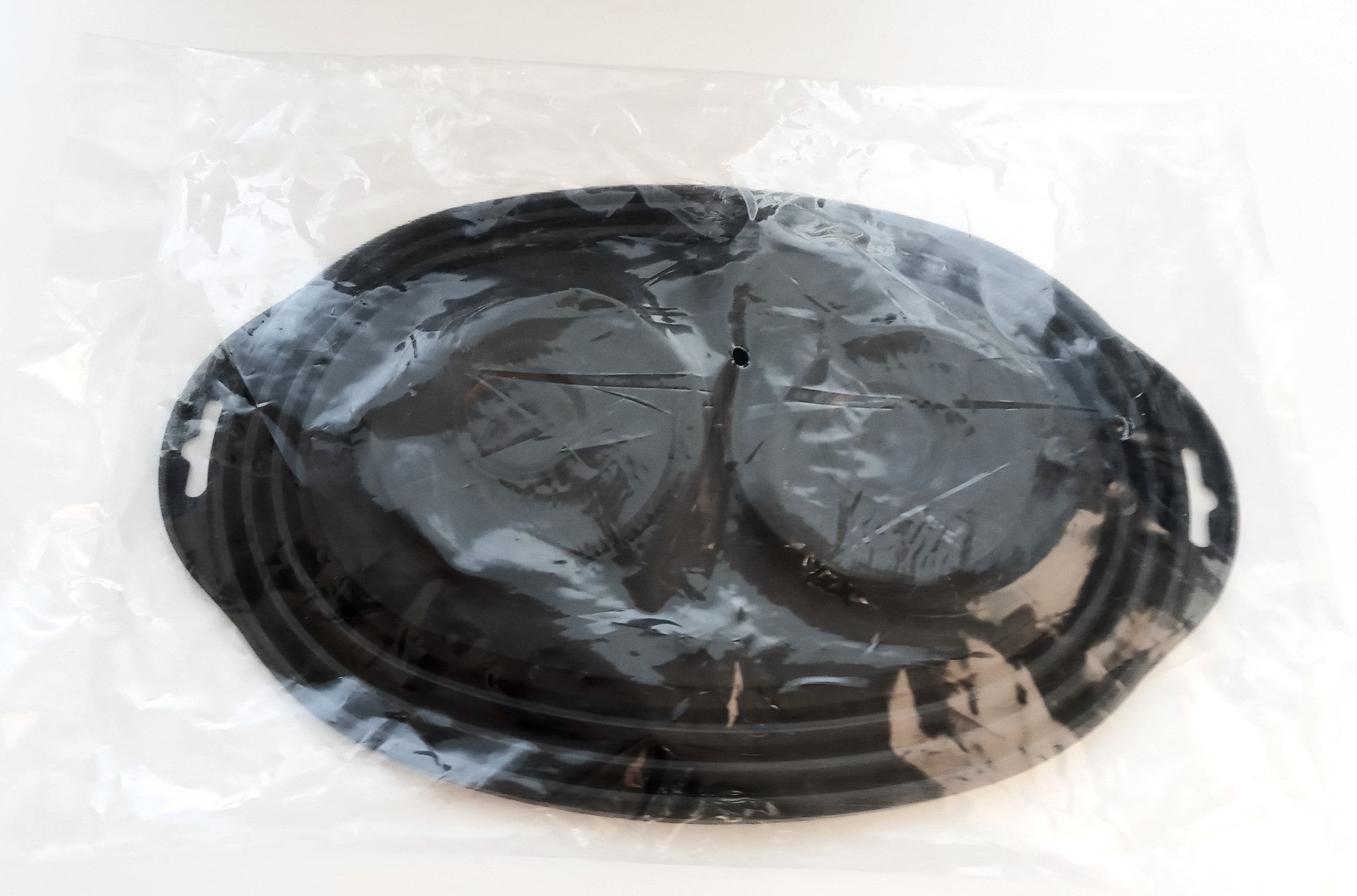 AFF 921 Retractable Magnetic Parts Oval Tray, 12" L x 9" W, Black,