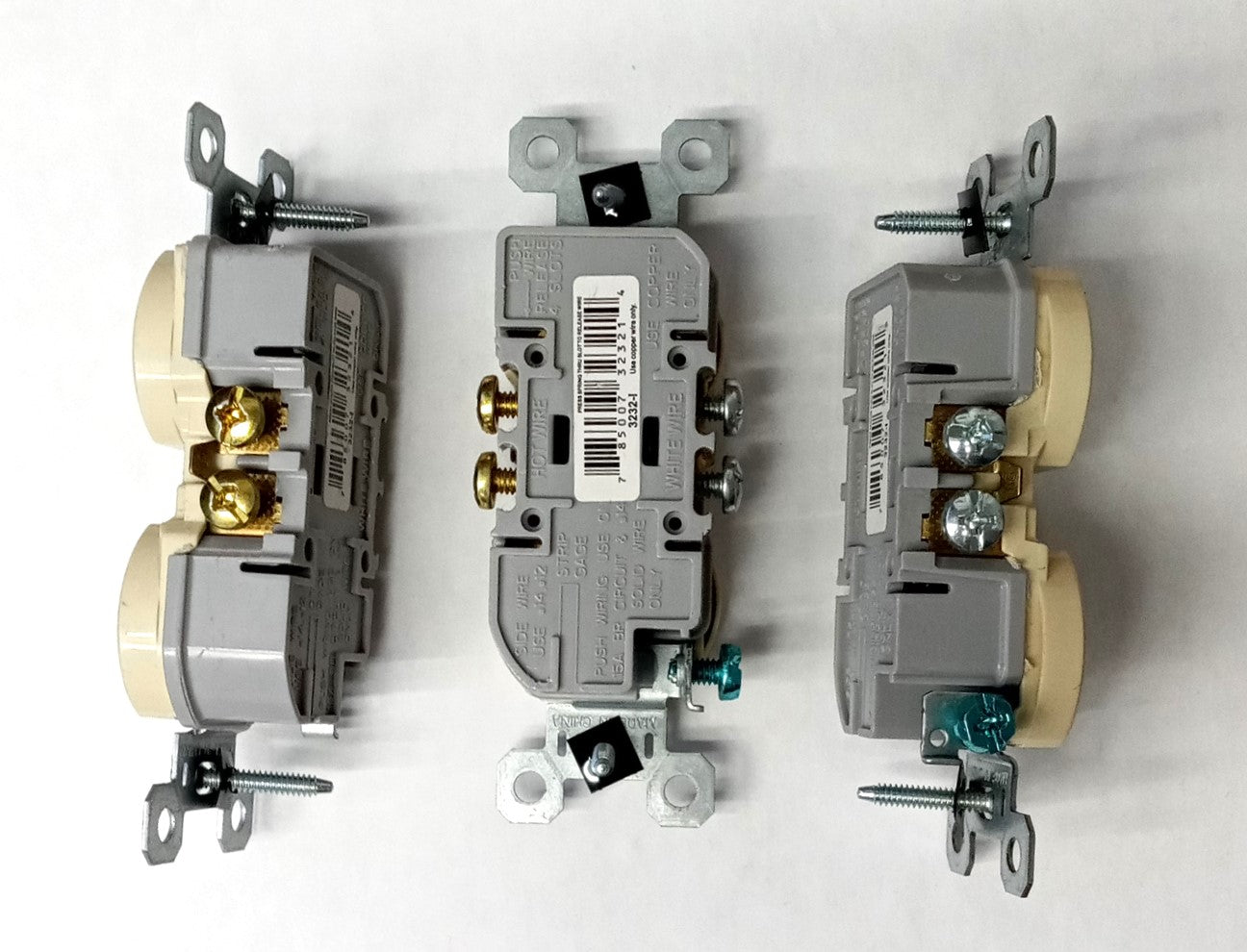 Pass & Seymour 3 Wire 15A 125V 2 Pole UL Ivory Duplex Outlets 5 Pcs 3232ITU