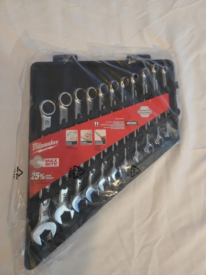 Milwaukee Tools 11pc Metric Combination Wrench Set 48-22-9511