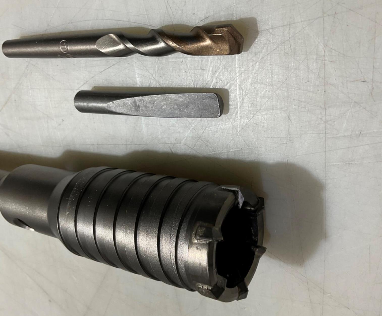 Bosch 1 1/2" x 17"x 22" Carbide tipped rotary hammer drill bit HC8005