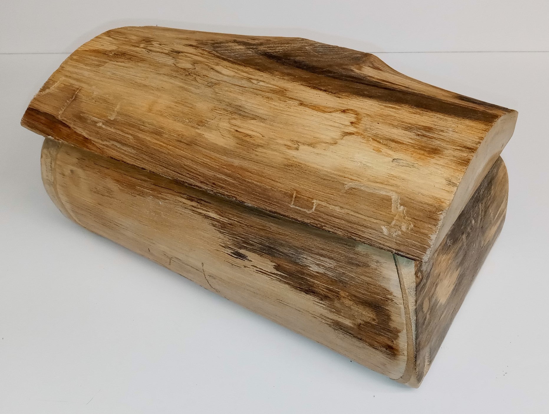 Enrico 3288 Driftwood Wax Finish Wood Box Table Chest w/ Hinged Lid
