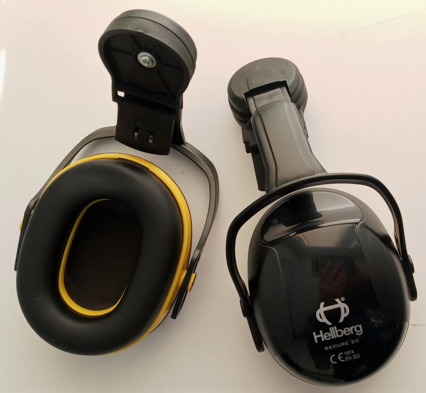 Hellberg 42202-001 Full Brim Hard Hat Mount Passive Ear Muff NRR 24 (muff only)