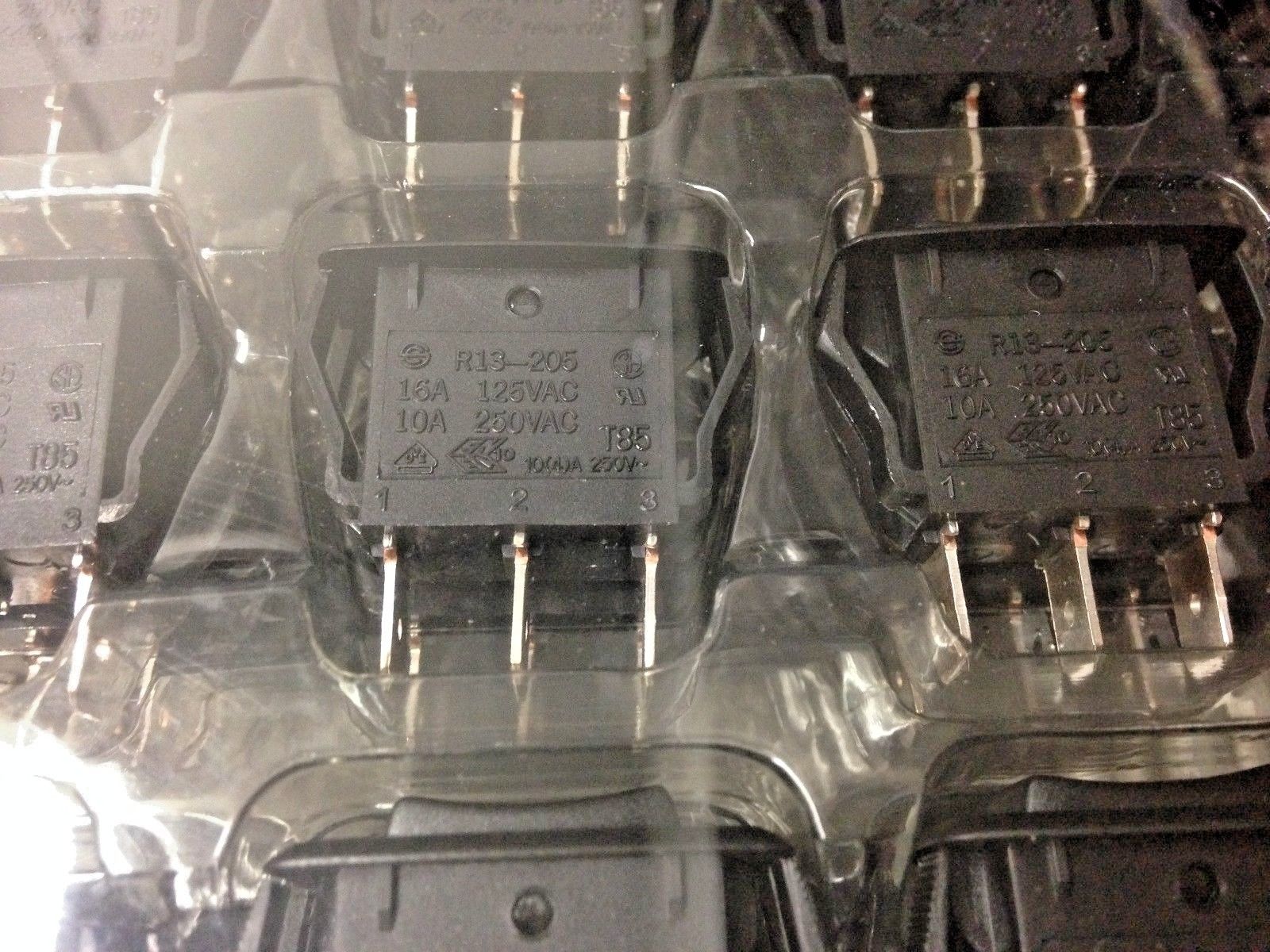 Gardner SPDT Momentary (On)-Off-(On) Rocker Switches 7400007 250 PCS