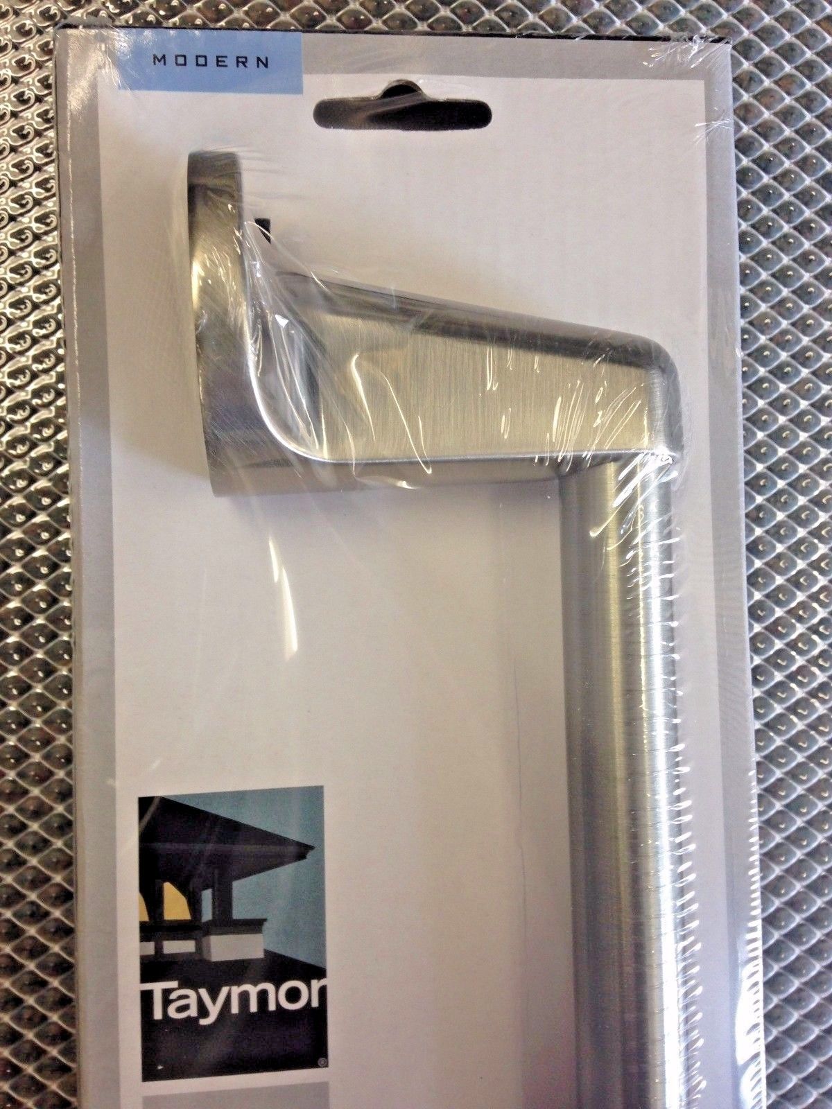 Taymor 02-D8418SN Infinity 18" Satin Nickel Towel Bar