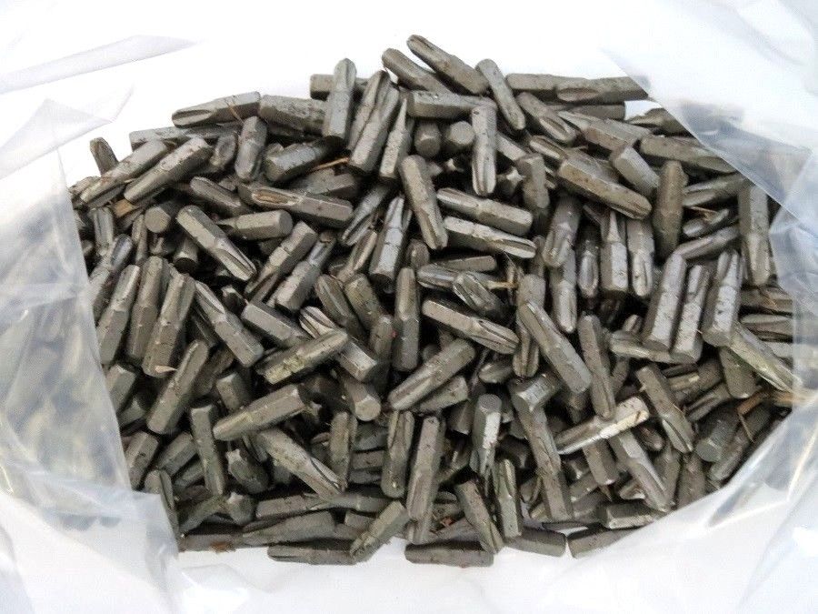 Bulk 1" No. 3 Phillips 1/4" Screw Bit Tips 530 Pieces