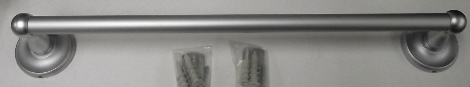 Taymor 04-SC7918 Maxwell Series 18" x 3/4" Towel Bar (Satin Chrome)
