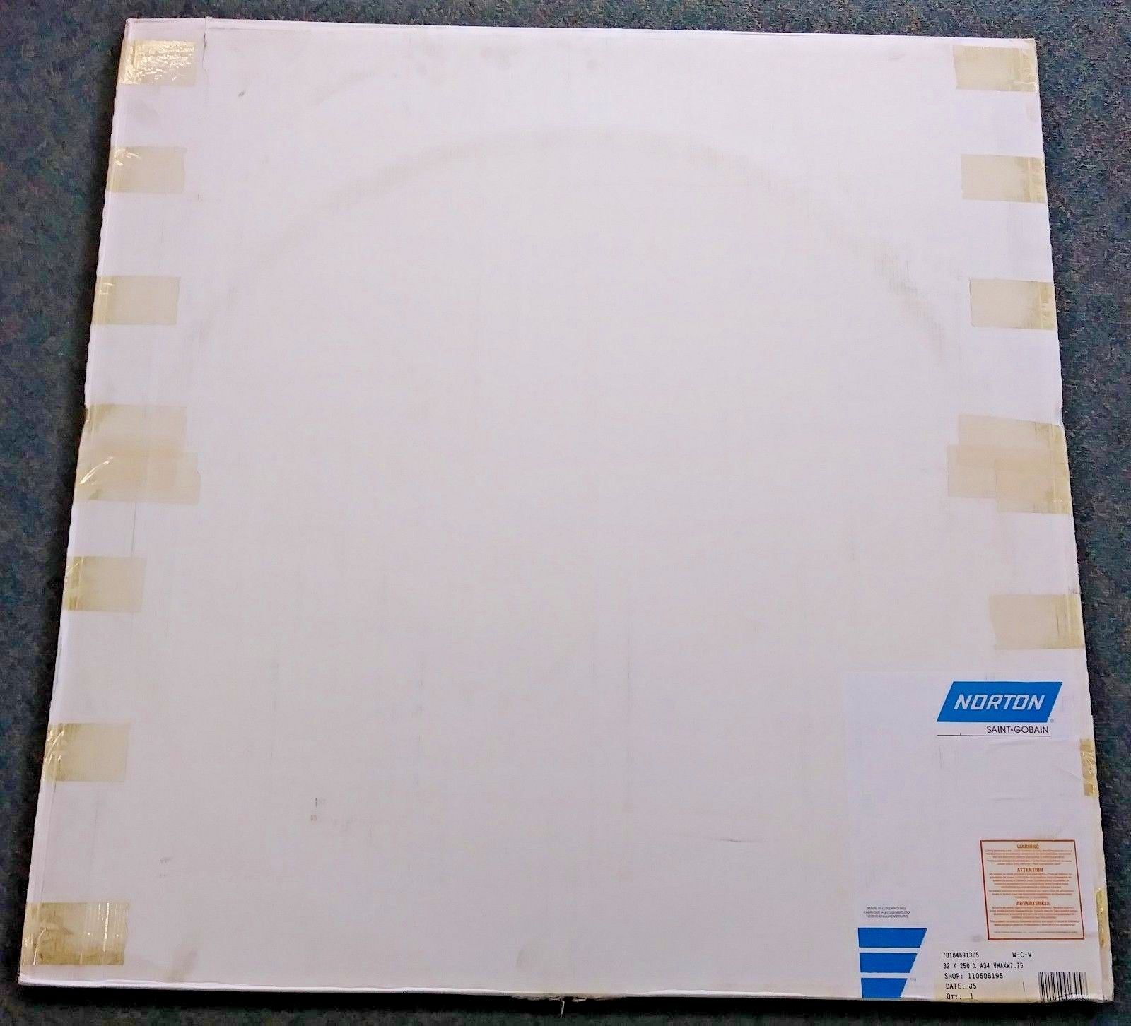 Norton 70184691305 32" x 250 x A34 VMax High Speed Wall Sawing - Wet Cutting