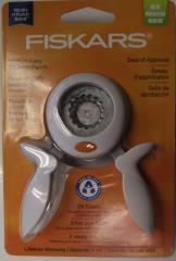 Fiskars 159060-1002 Med. Easy Squeeze Punch Seal Of Approval