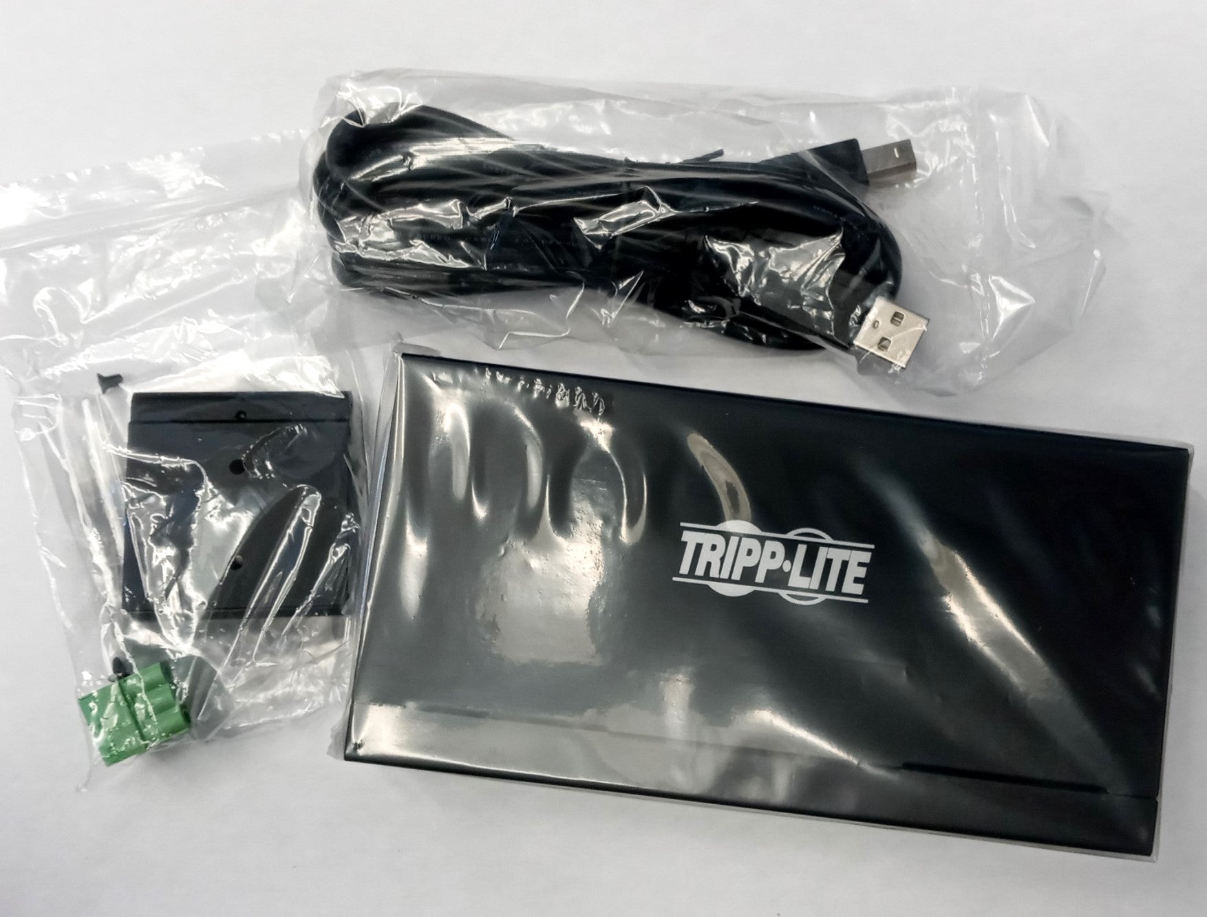 Tripp Lite U223-004-IND-1 4-Port Industrial-Grade USB 2.0 Hub 15 kV ESD Immunit