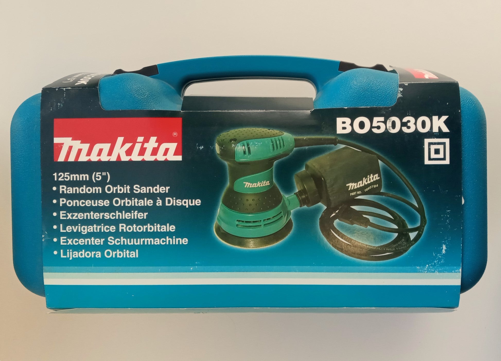 Makita 5in Random Orbit Sander (missing dust bag) BO5030K
