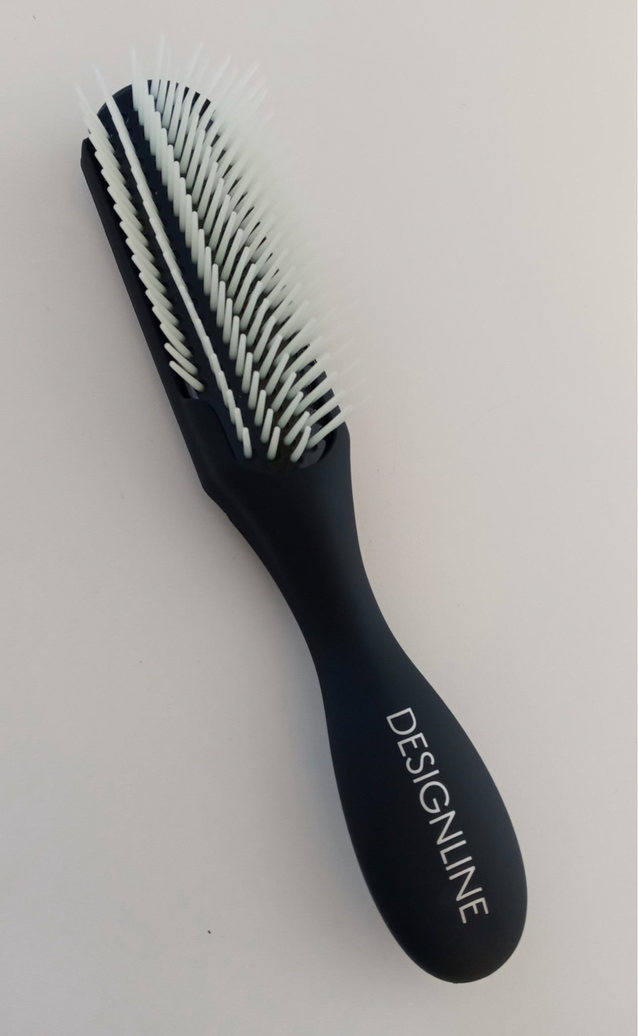 DESIGNLINE 188537 Curved Blow Drying Hairbrush with Ceramic Covered Plate