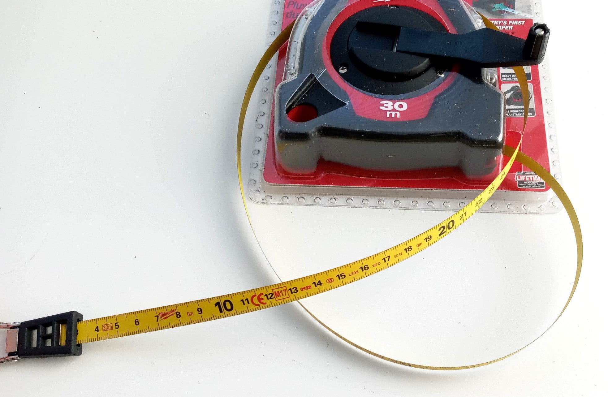 Milwaukee 48-22-5103 Long Closed Reel Tape Measure 30m