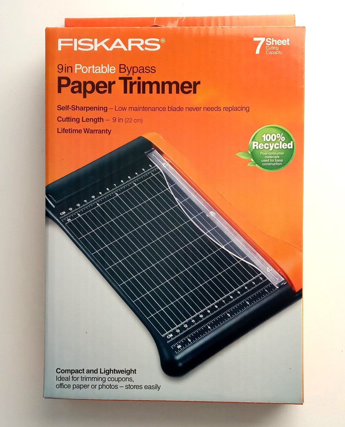 Fiskars 9in. Portable Bypass Paper Trimmer 7-Sheet Self Sharpening 01-005451
