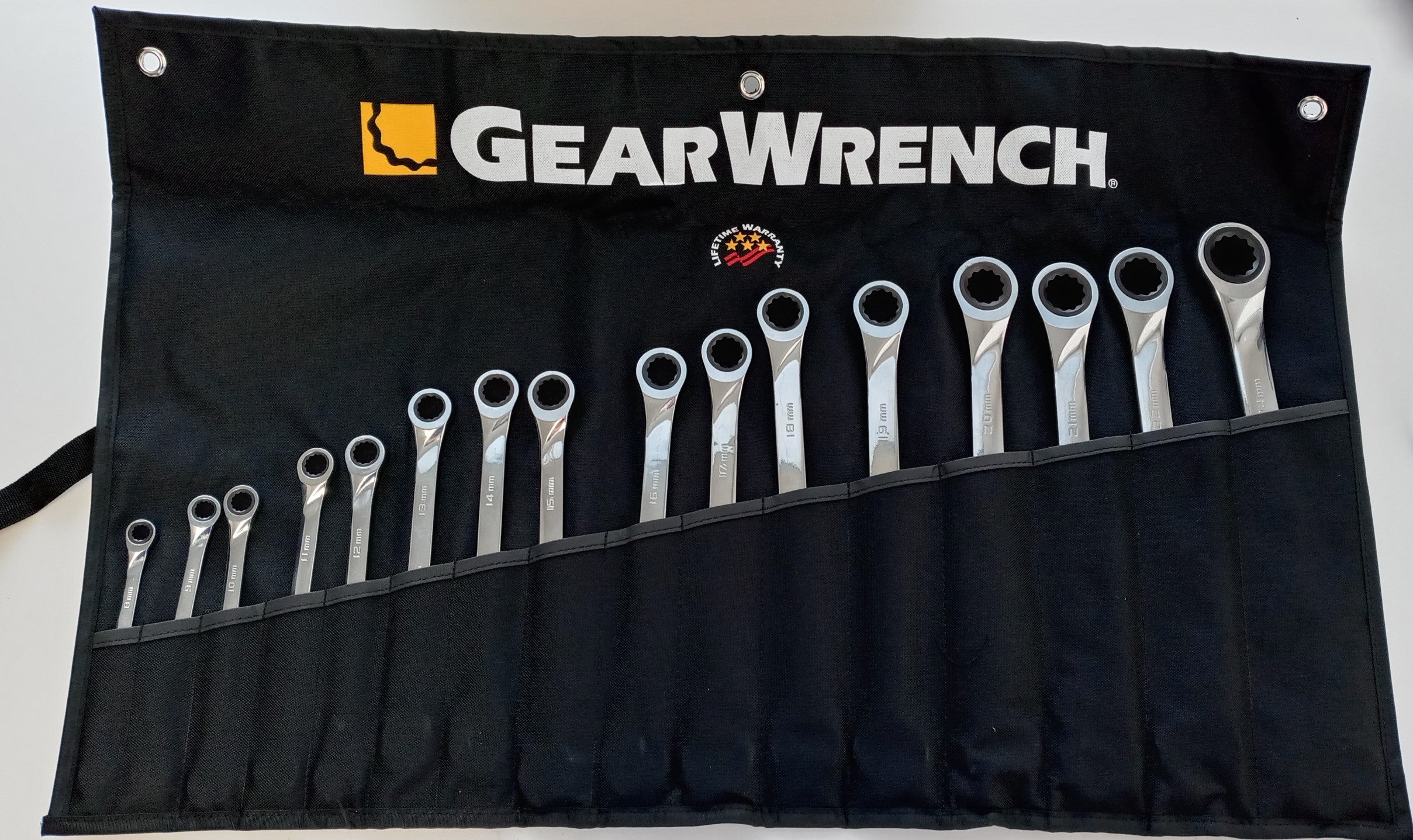 GEARWRENCH 85099R XL Ratcheting Combination Metric Wrench Set 16 Pc. 12 Point