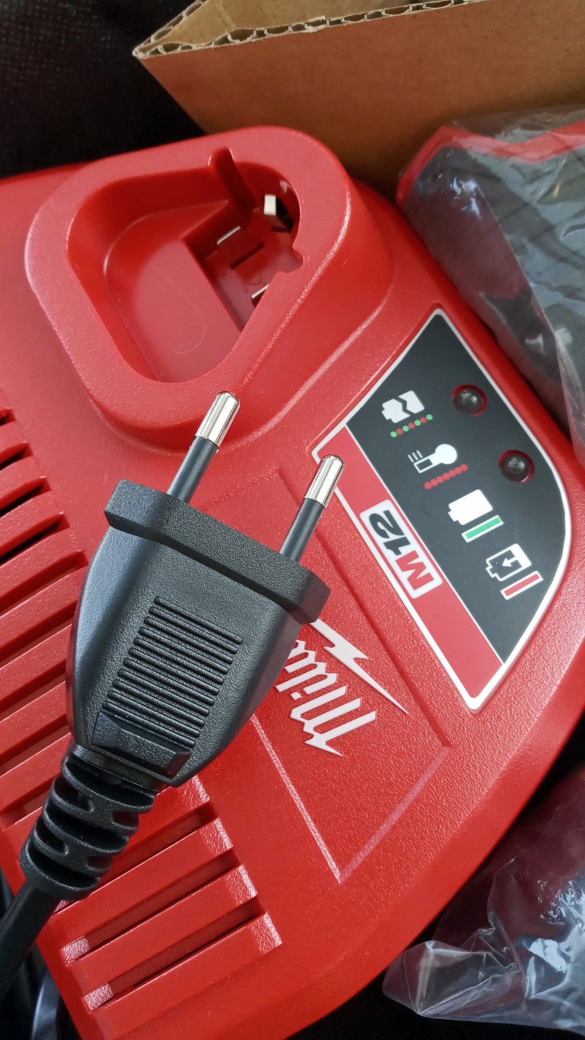 Milwaukee M12 Cordless Screwdriver w/ Bits & WorkLight (EURO CHARGER) 2482-259B
