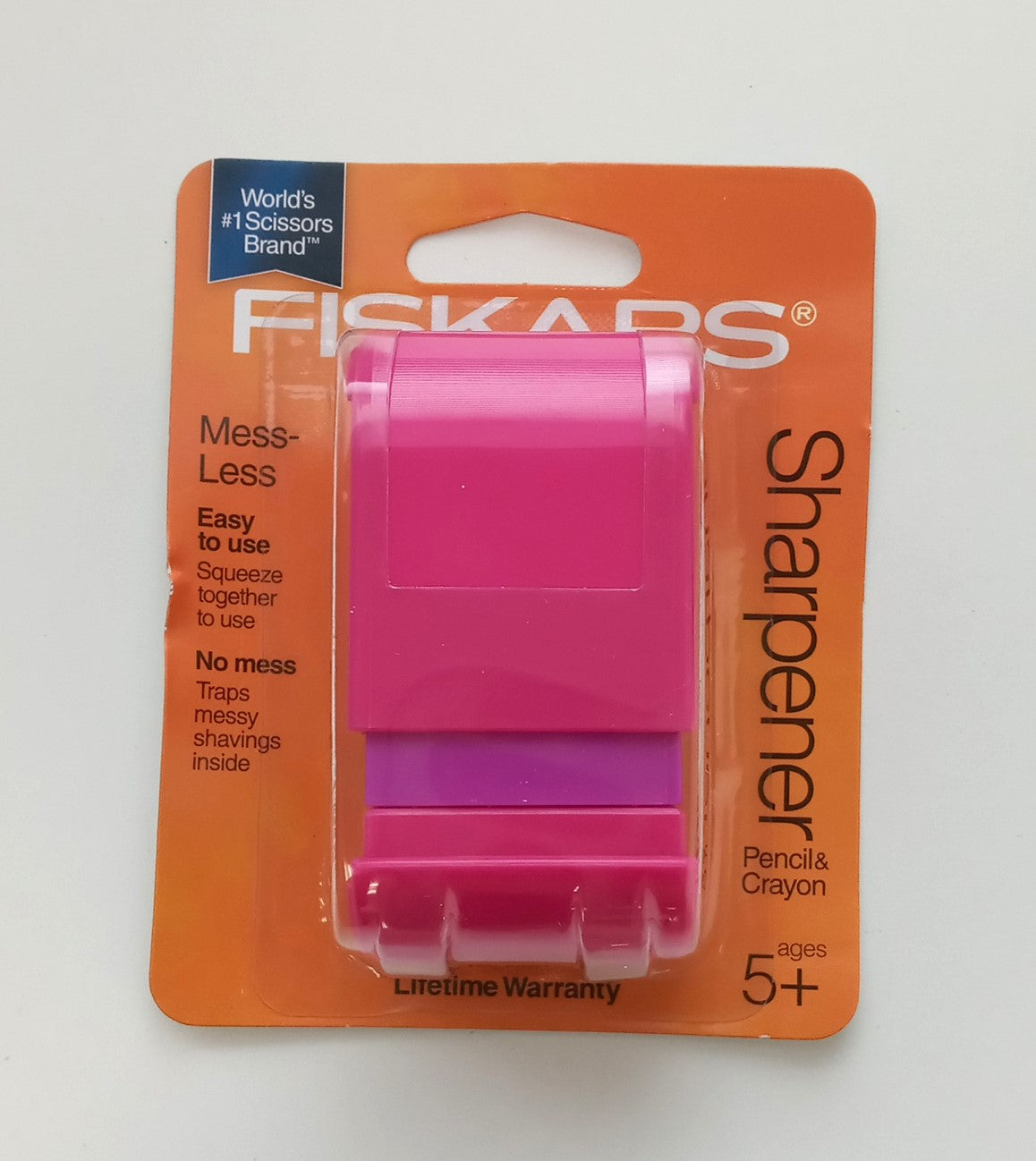 Fiskars 95900 Mess Less Pencil or Crayon Sharpener 4pcs. (random colors)