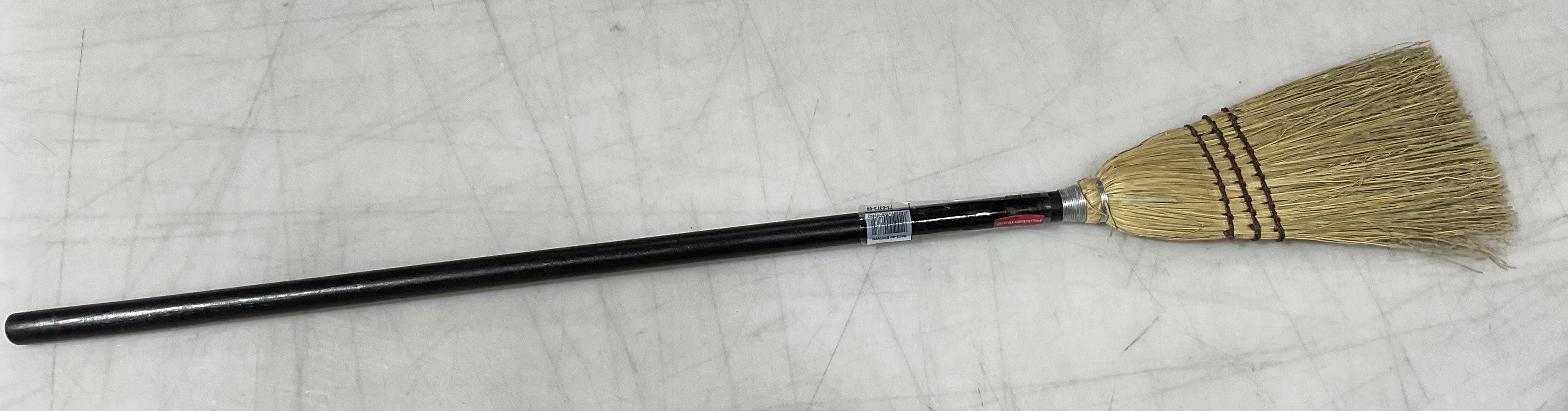 Rubbermaid lobby broom 71-633-00