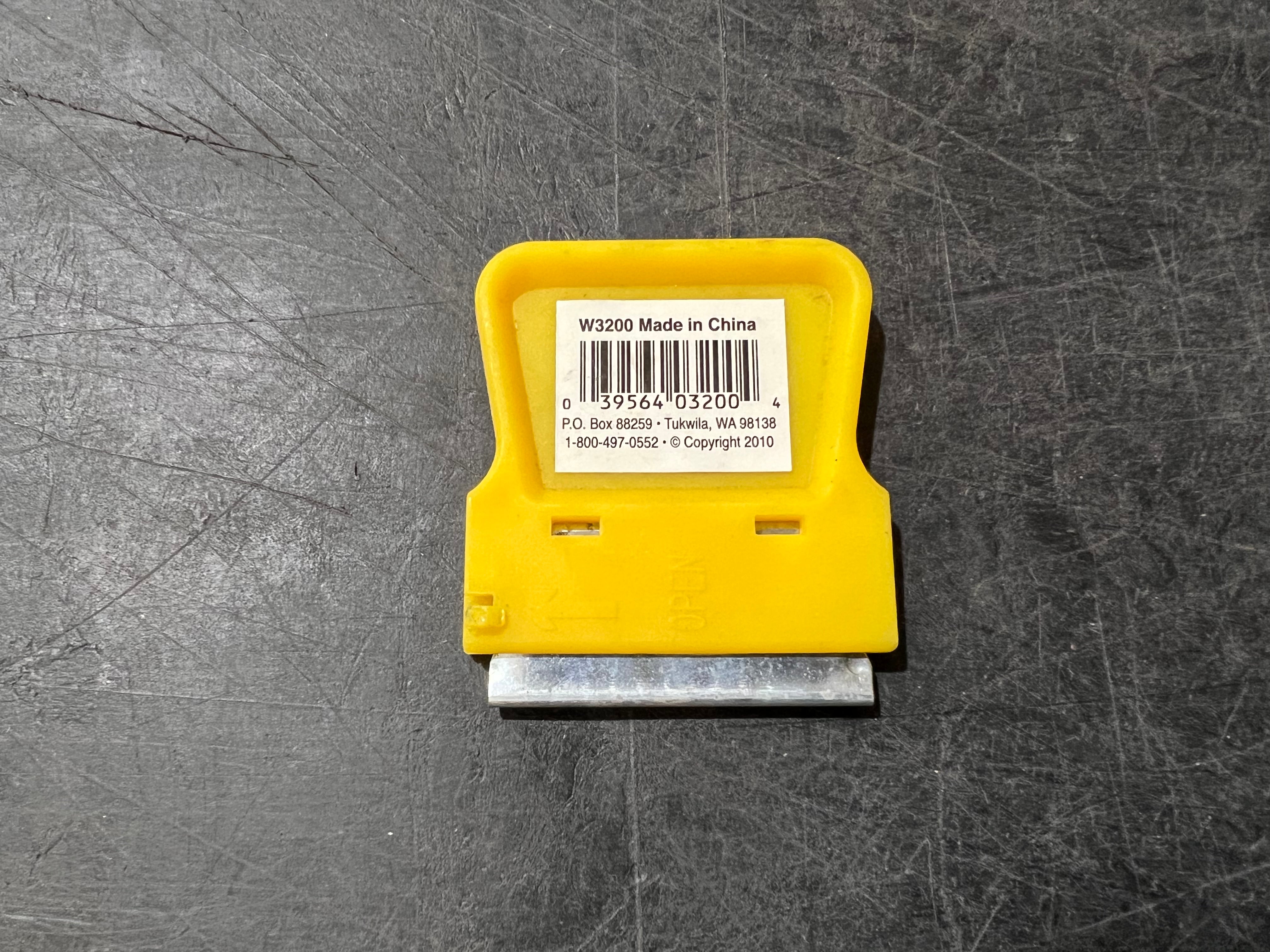 Performance Tool yellow scraper with blade W3200