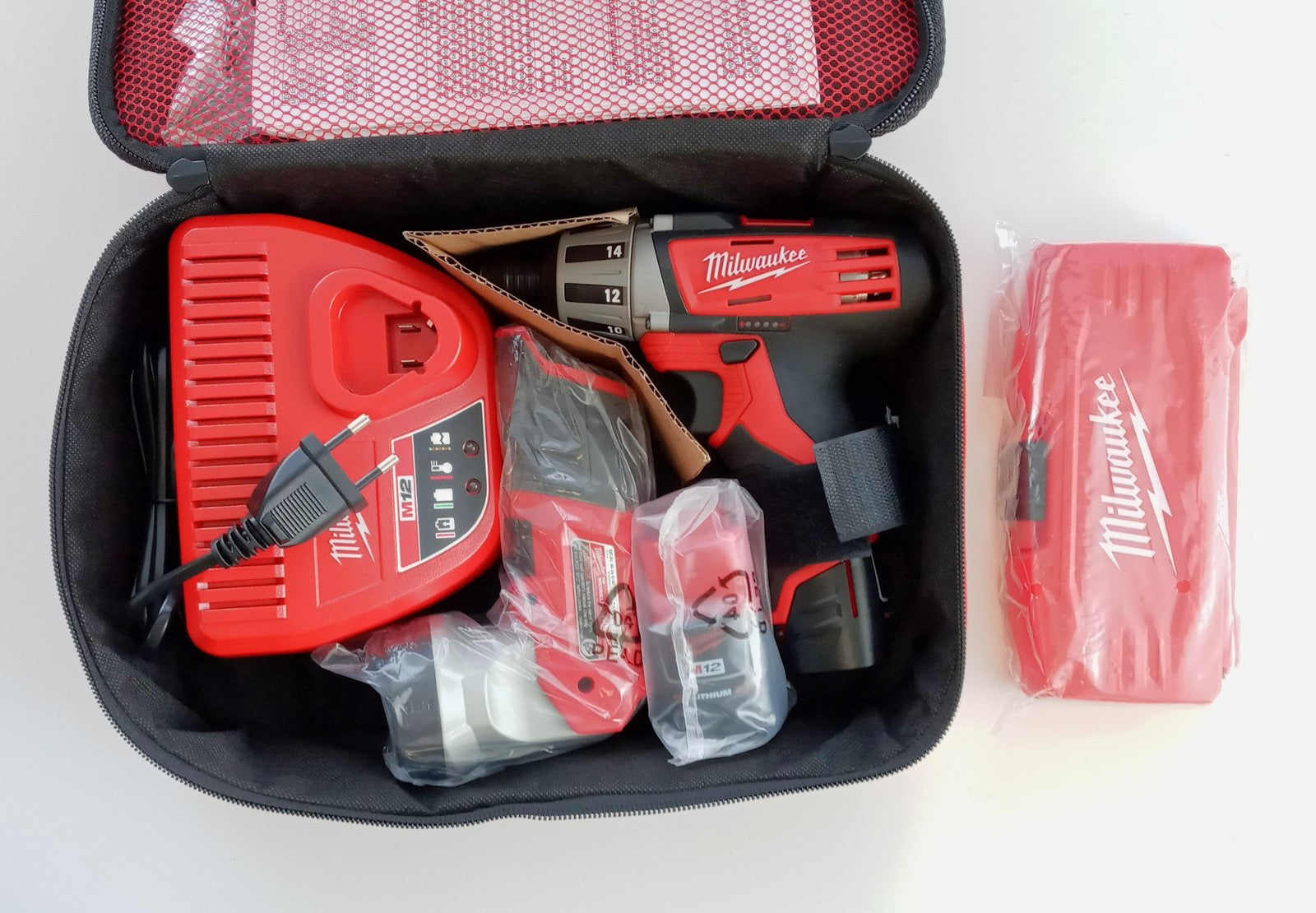 Milwaukee M12 Cordless Screwdriver w/ Bits & WorkLight (EURO CHARGER) 2482-259B