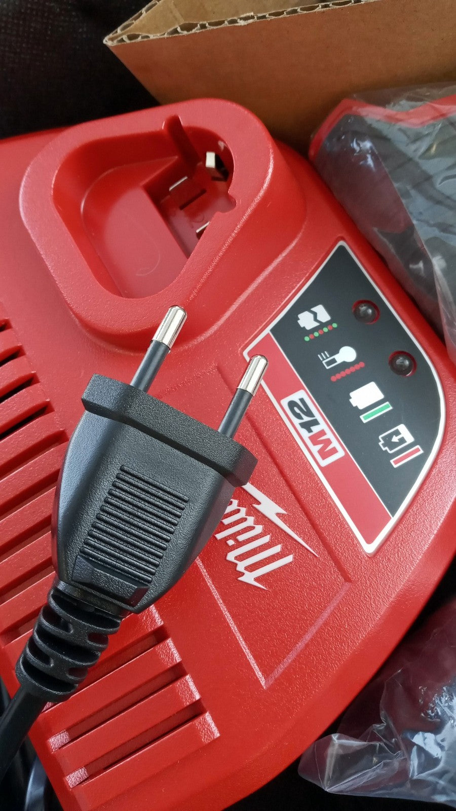 Milwaukee M12 Cordless Screwdriver w/ Bits & WorkLight (EURO CHARGER) 2482-259B
