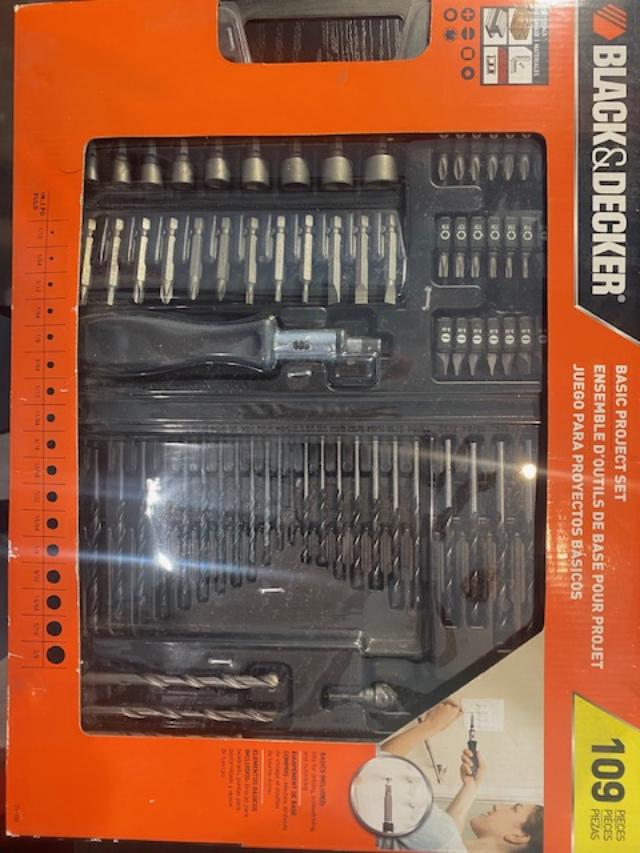 Black Decker Screwdriver Bit Set / Drill Bit Set, 109-Piece 71-109