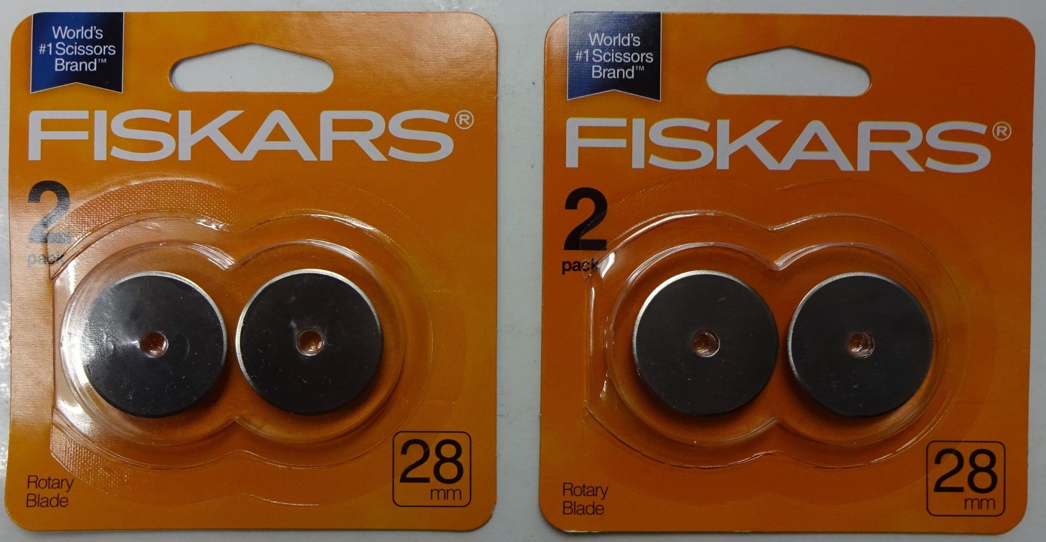 Fiskars 195410 2 - 2-Packs Rotary Replacement Blades for 28mm Rotary Cutters