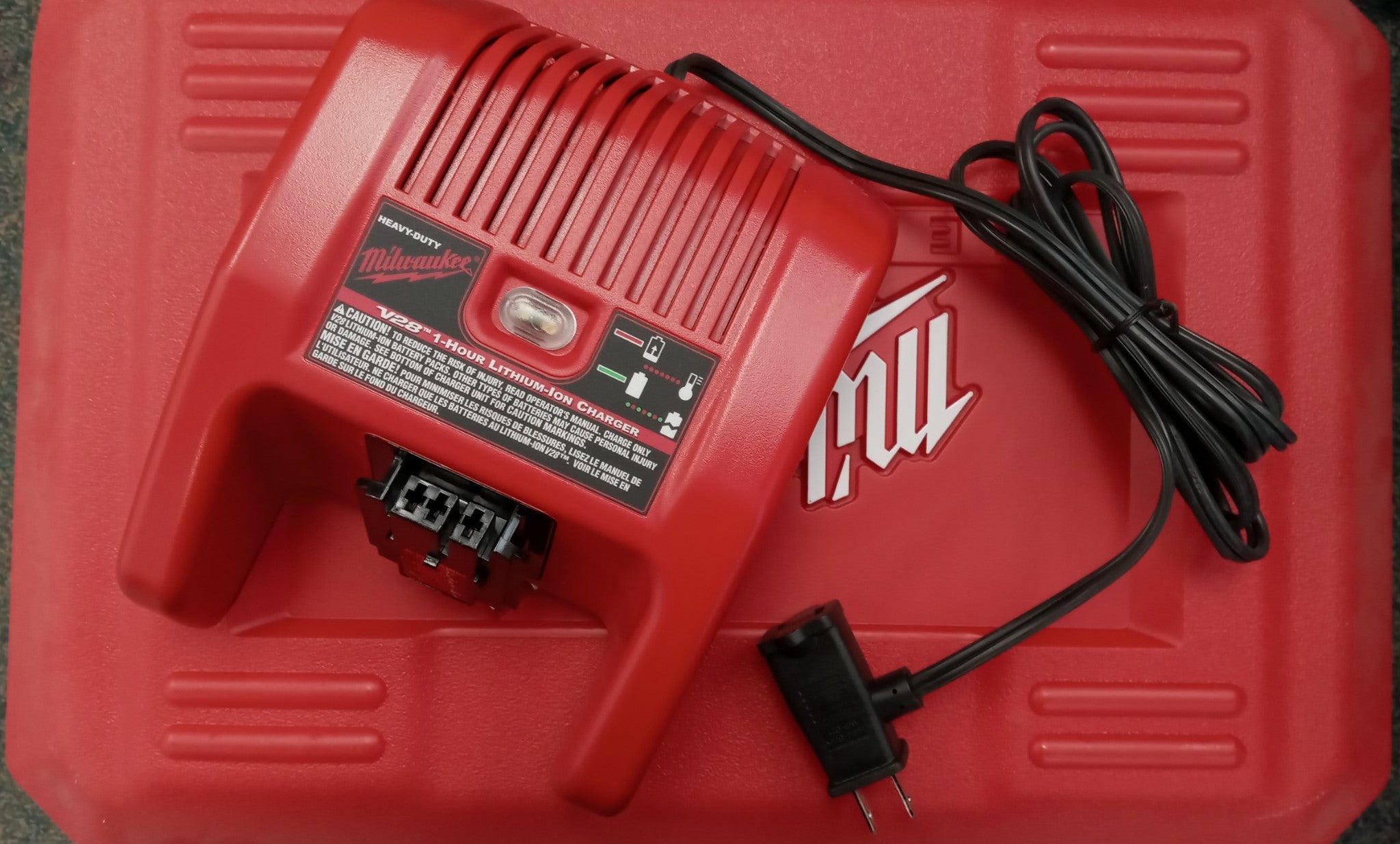 Milwaukee 0740-22 V28 6-7/8" Metal Cutting Saw Kit