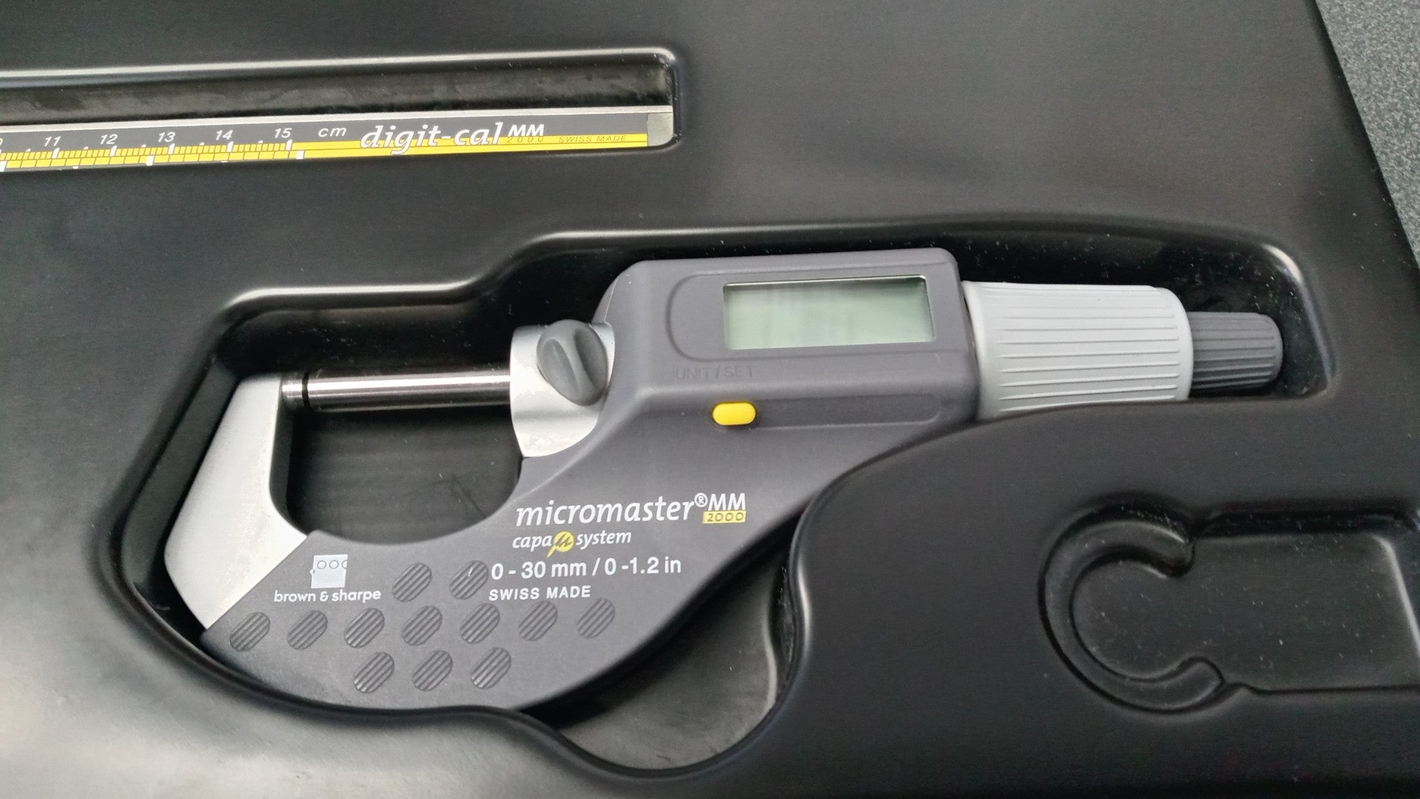 Brown & Sharpe MM2000 Micromaster Digital Micrometer 599-868-2000