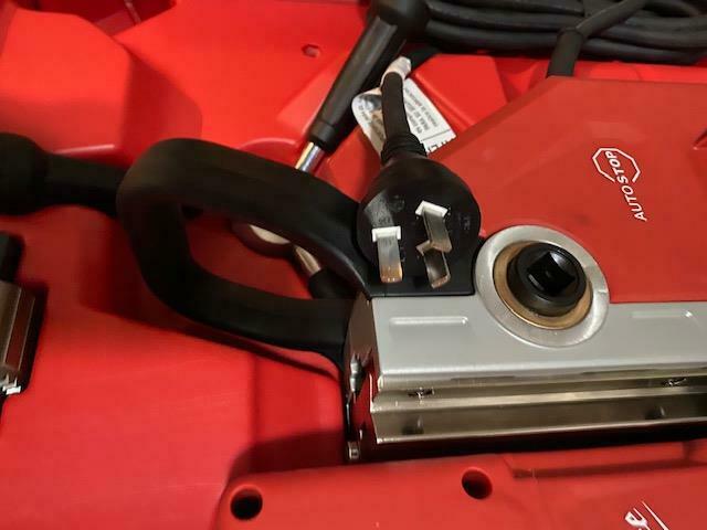 MILWAUKEE 4272-59A Electromag Drill 1-5/8" 220v-240v 13Amp (won't work in USA)