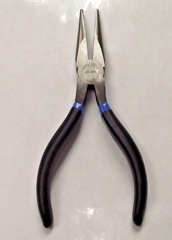 Armstrong 67-255 5-9/16" Chain Needle Nose Pliers USA