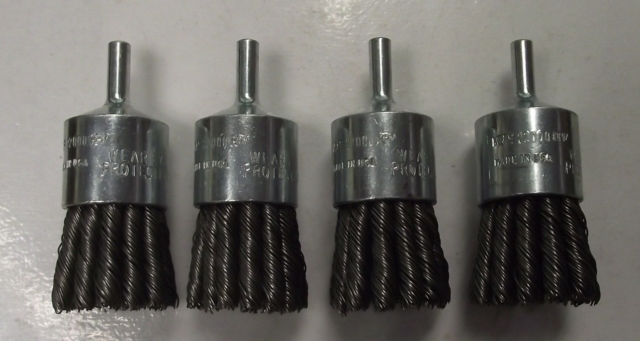 DEWALT DW49055 1" x 1/4" XP .020 Carbon Knot Wire End Brush 4pcs. USA