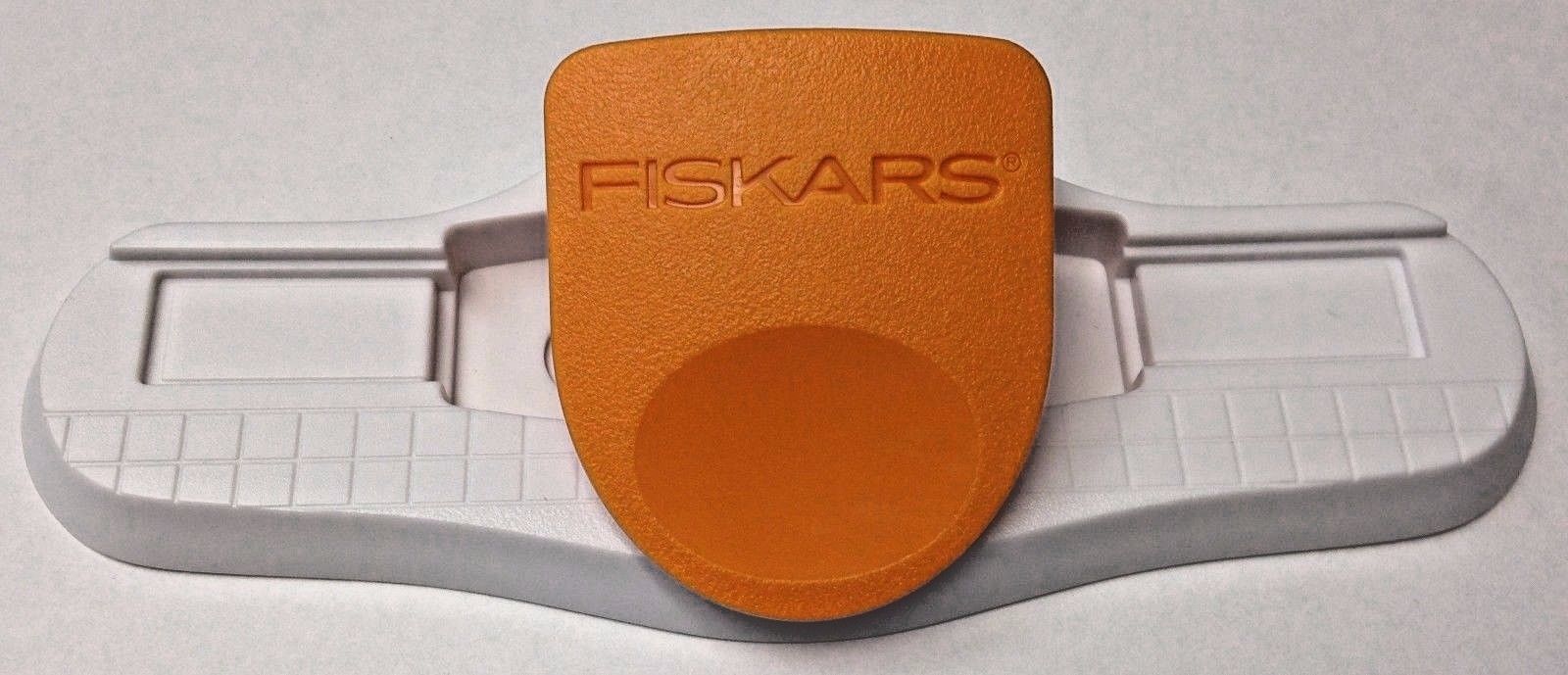 Fiskars 01-005991 Interchangeable Border Punch Base With Lever