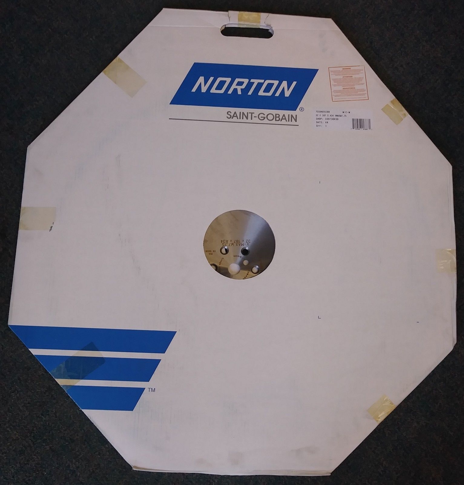 Norton 70184691388 32" x 187 x A34 VMax High Speed Wall Sawing - Wet Cutting