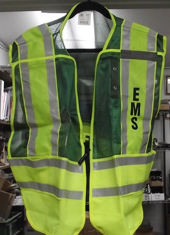 Smith & Wesson SVSW026 EMS Safety Vest Class 2