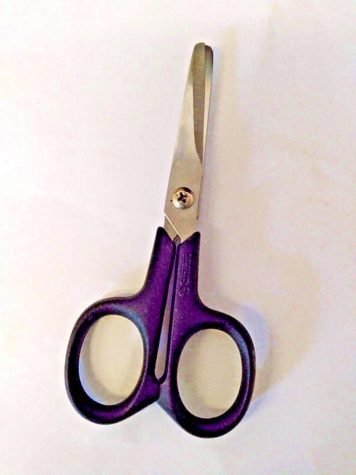 Mundial 667 Red Dot 4 1/4" School Pocket Scissors