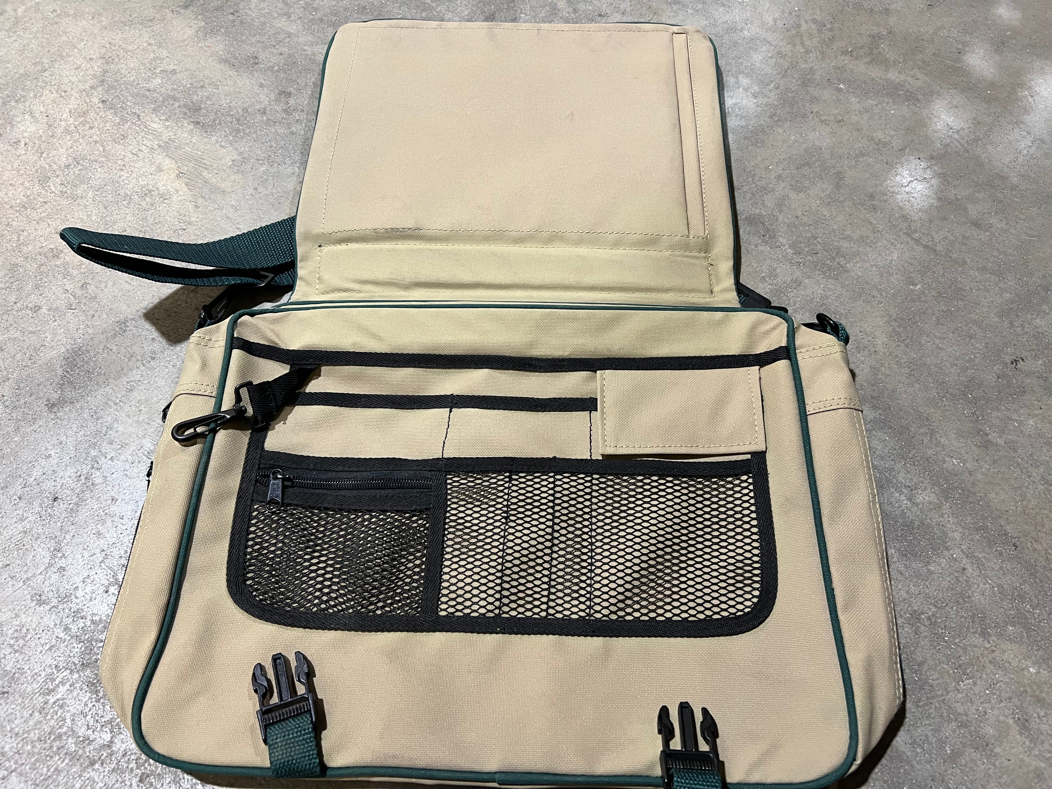 SEQUOIA MESSENGER BAG