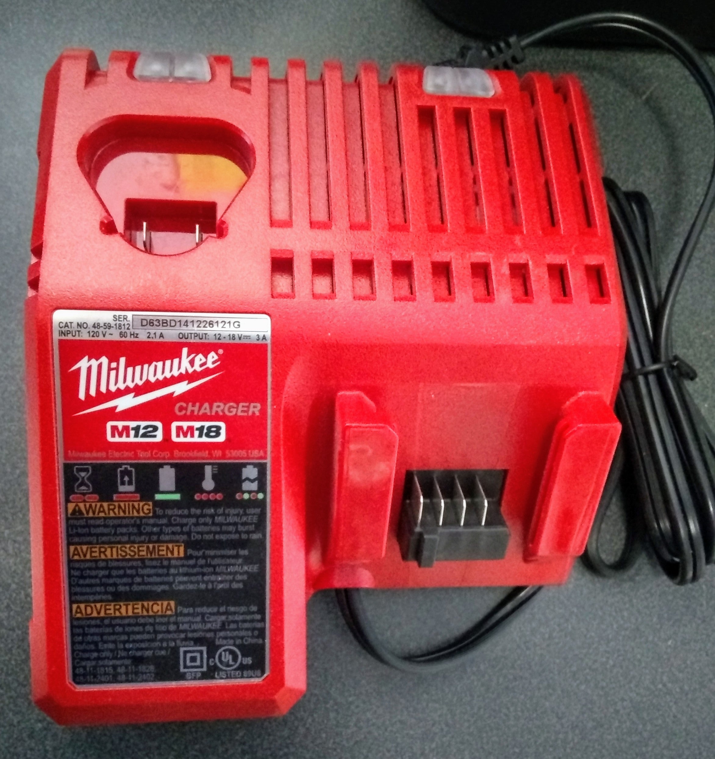 Milwaukee 48-59-1812 M12 & M18 Battery Charging Station