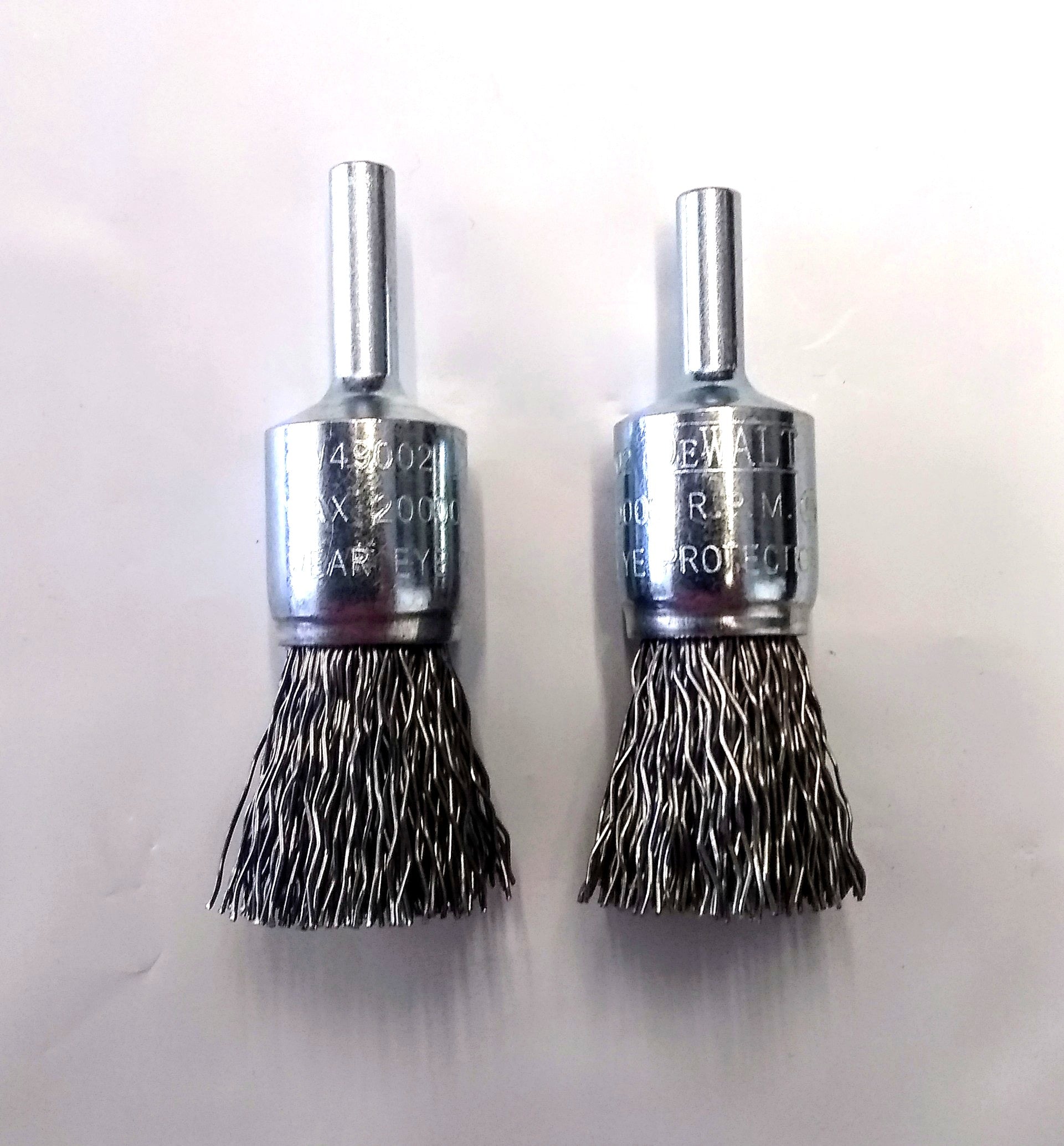 Dewalt DW49002 3/4" x 1/4" Shaft Carbon Crimp End Brush - 2PCS